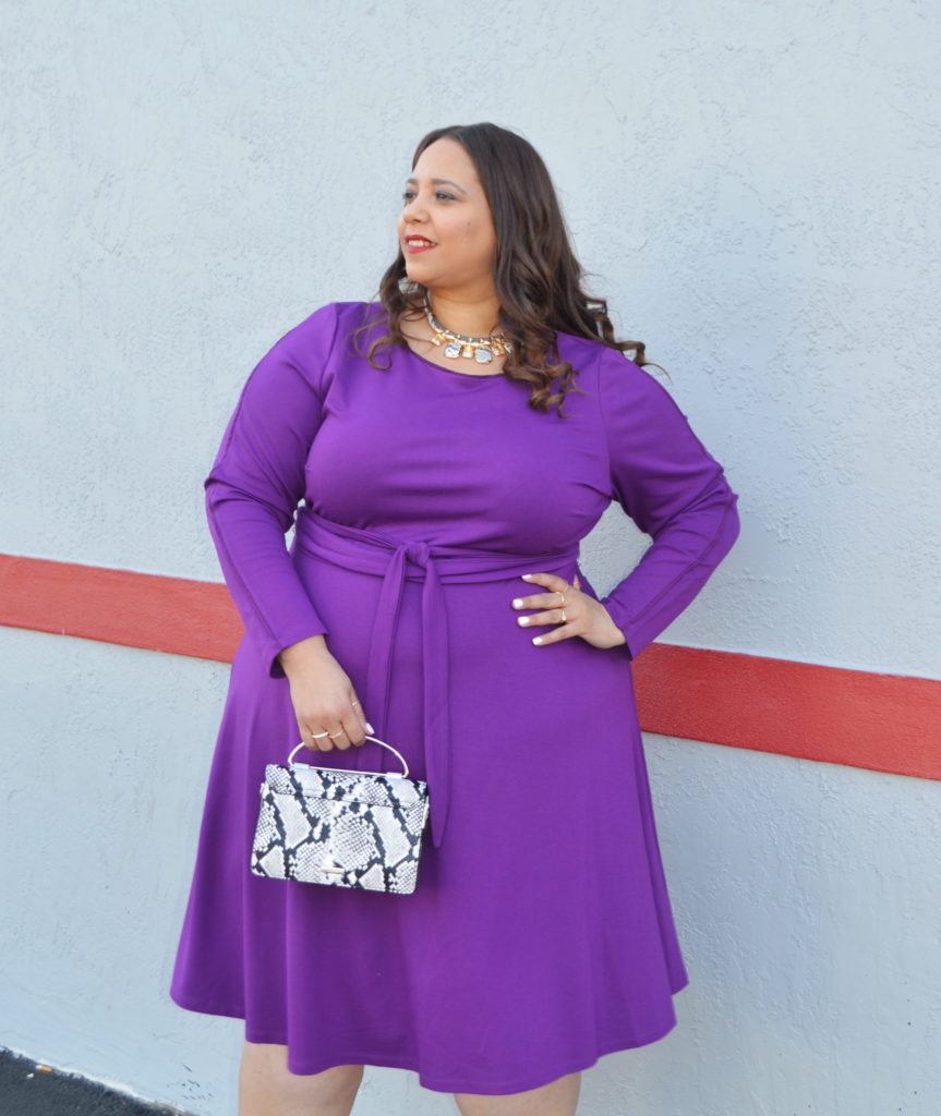 Latina Plus Size Blogger Farrah Estrella 