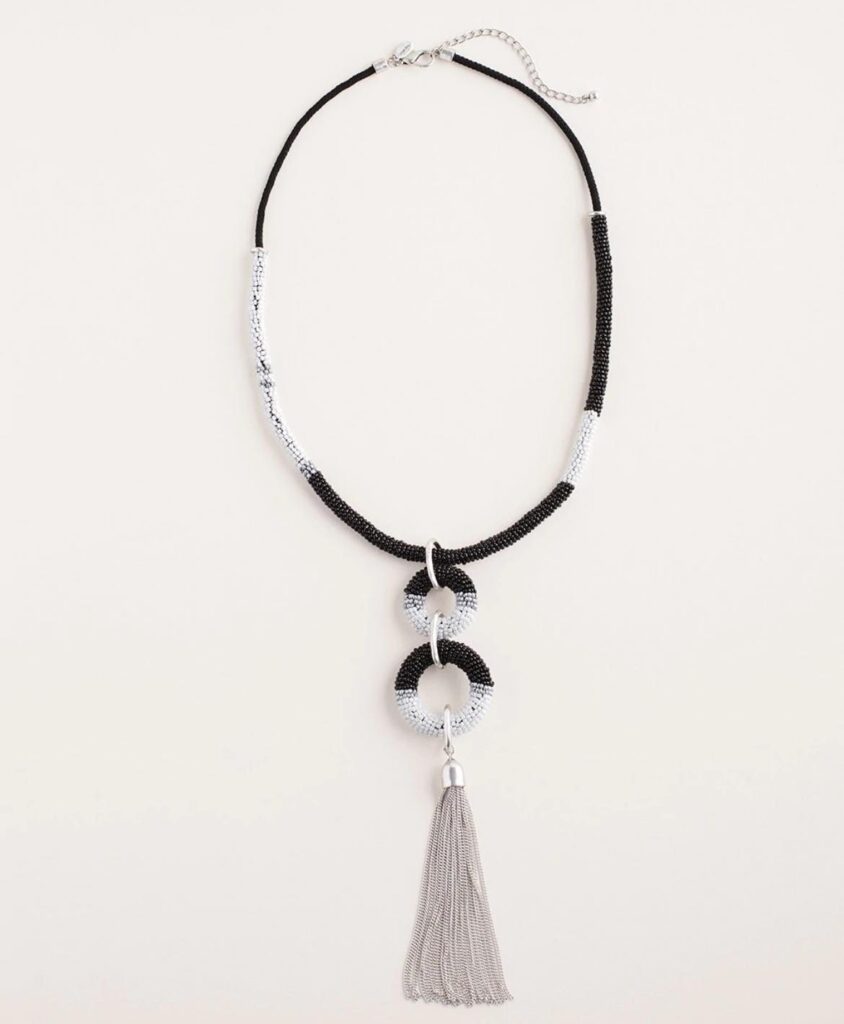 BLACK AND WHITE SEED BEAD PENDANT NECKLACE